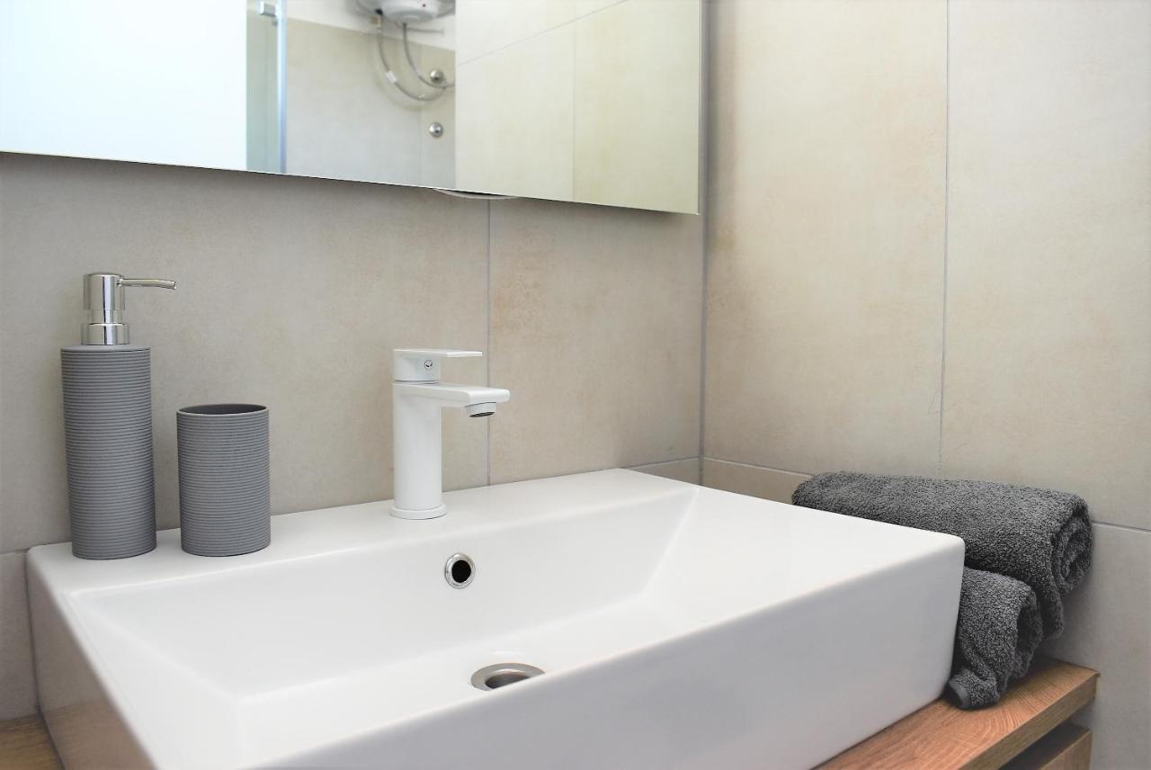 Apartment Aci Marina Rab Banjol Exterior photo