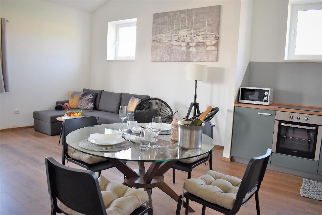 Apartment Aci Marina Rab Banjol Exterior photo
