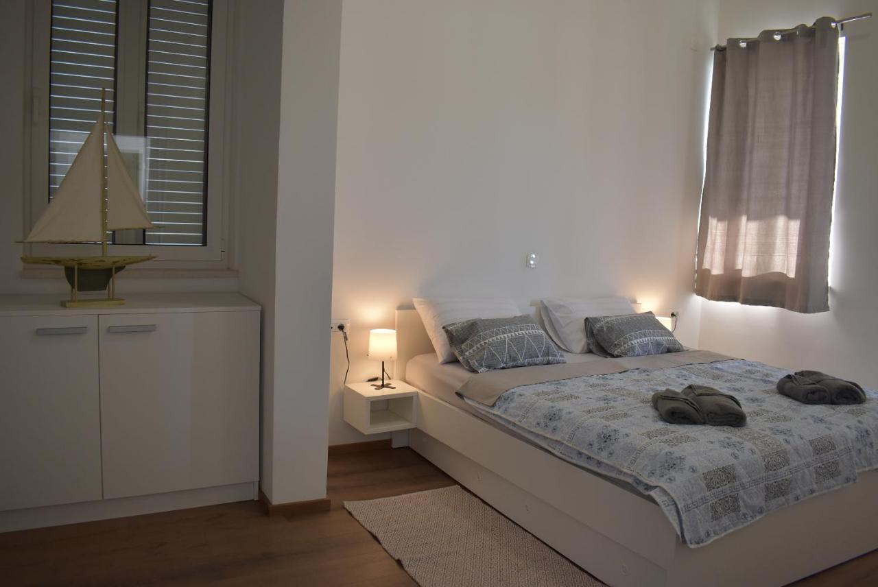 Apartment Aci Marina Rab Banjol Exterior photo