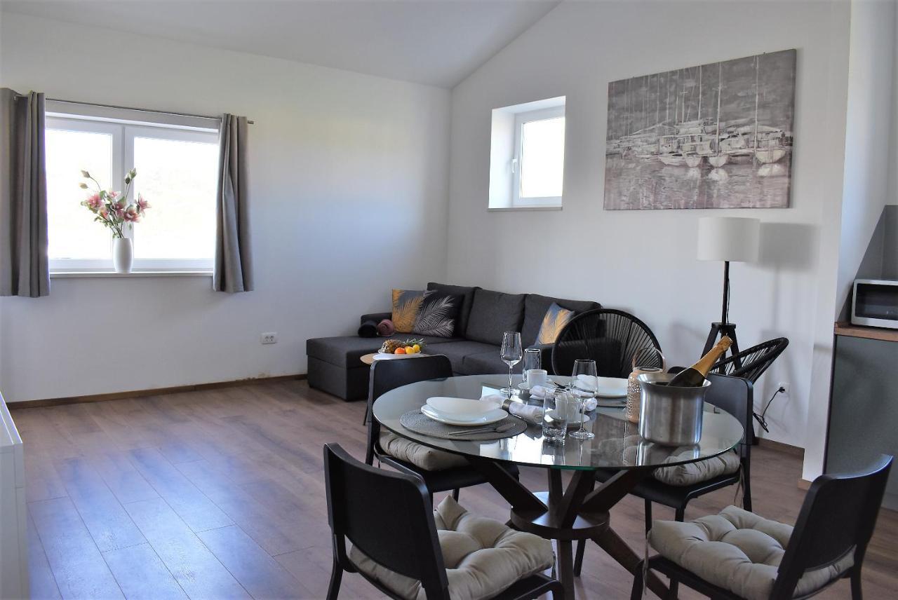 Apartment Aci Marina Rab Banjol Exterior photo
