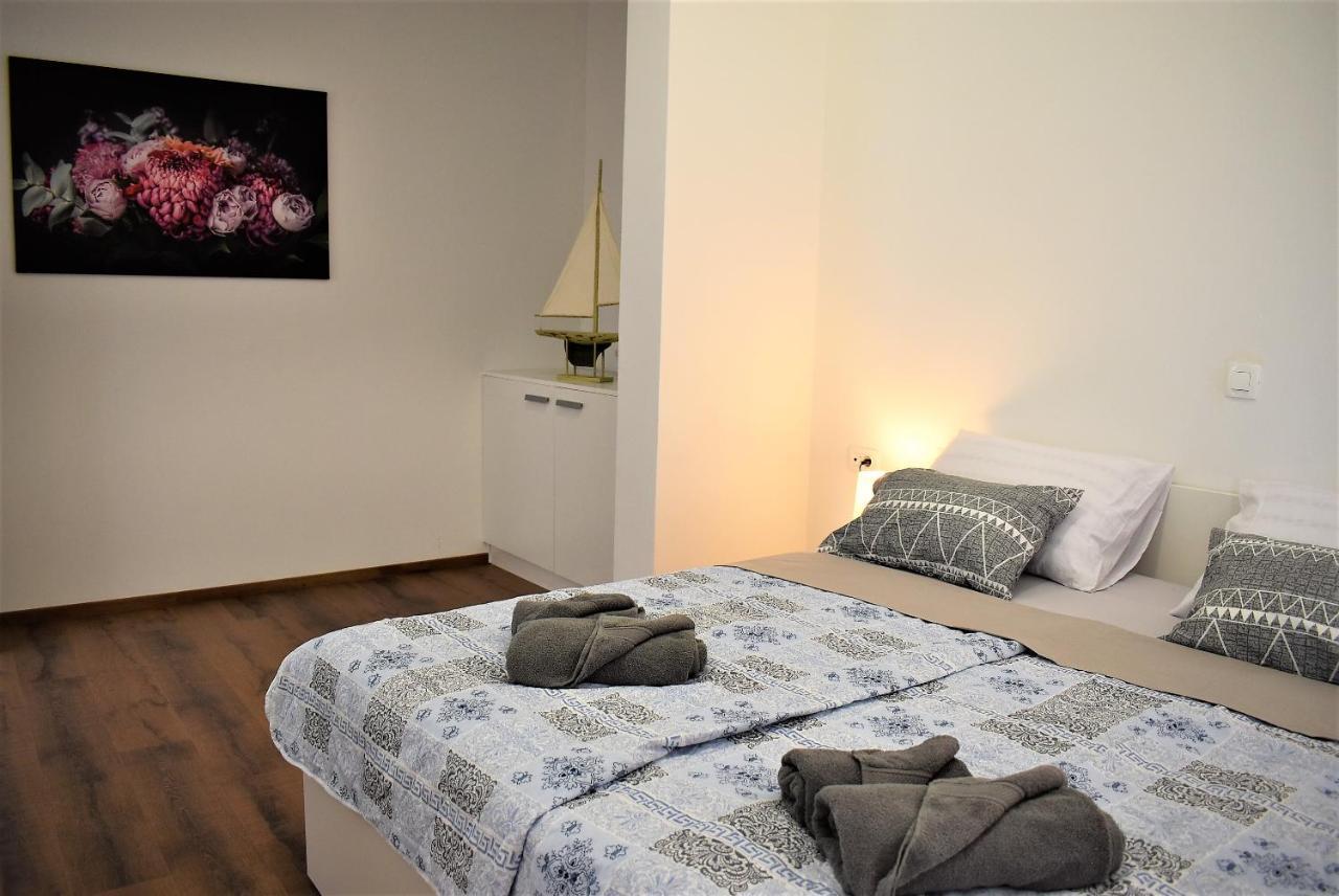 Apartment Aci Marina Rab Banjol Exterior photo